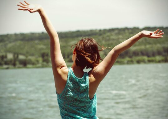 セロトニンサプリで元気になった女性