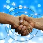 共感 して握手、オキシトシン 出し方の写真