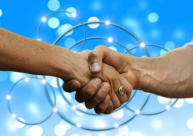 共感 して握手、オキシトシン 出し方の写真