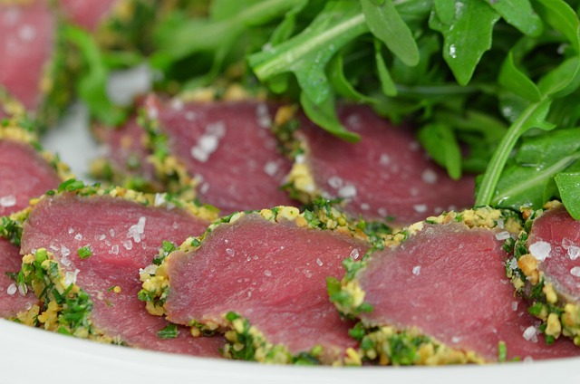 ビタミンB豊富なマグロのカルパッチョの写真