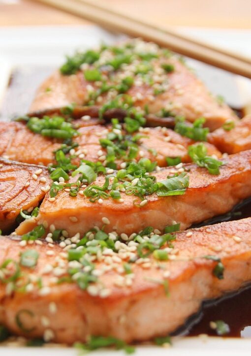 ビタミンB6豊富なサーモンとアサツキの写真